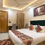 Skymax Hotel