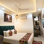Skymax Hotel
